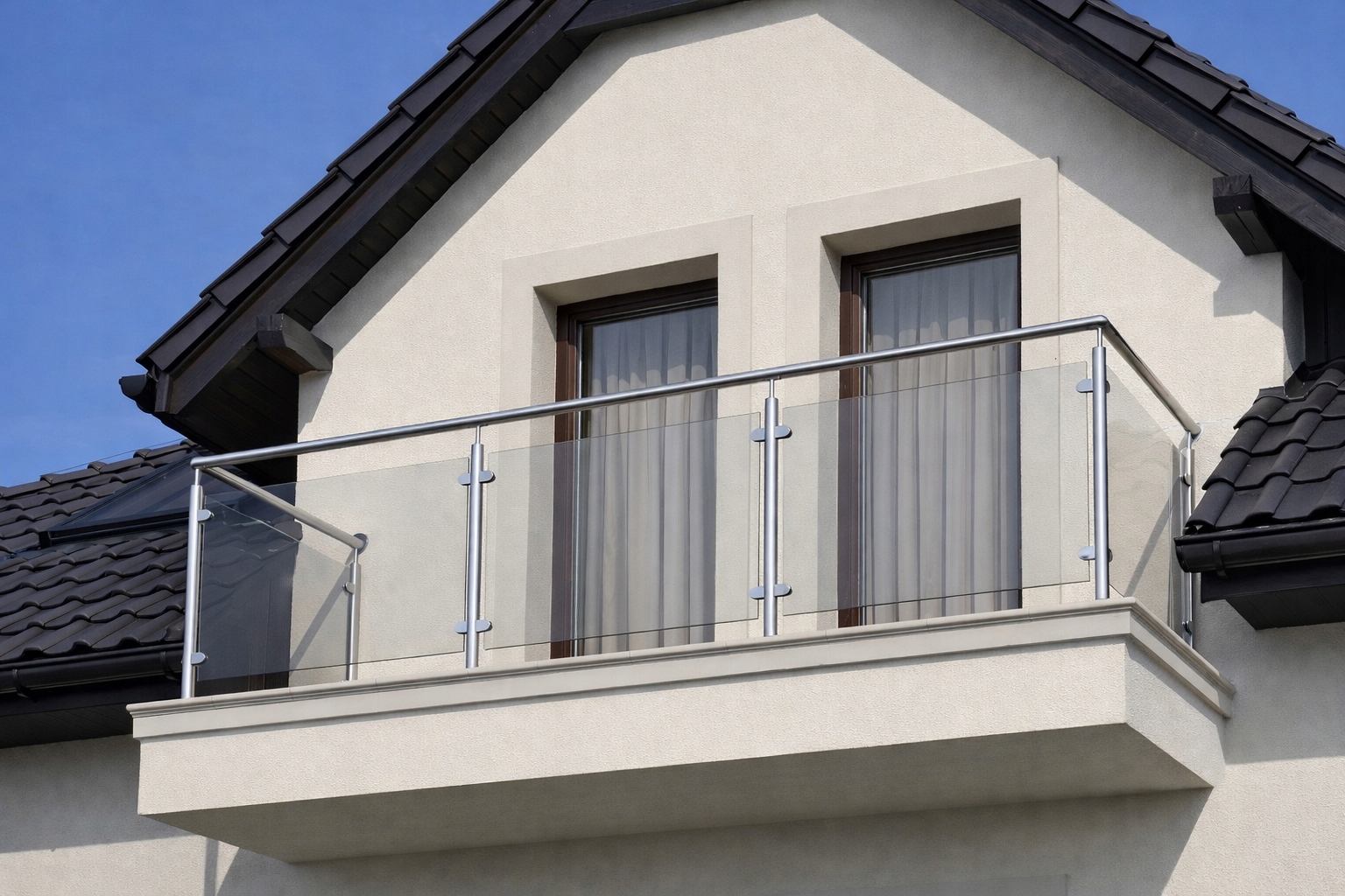 słupki balustrady nierdzewnej DAYTONA na balkonie
